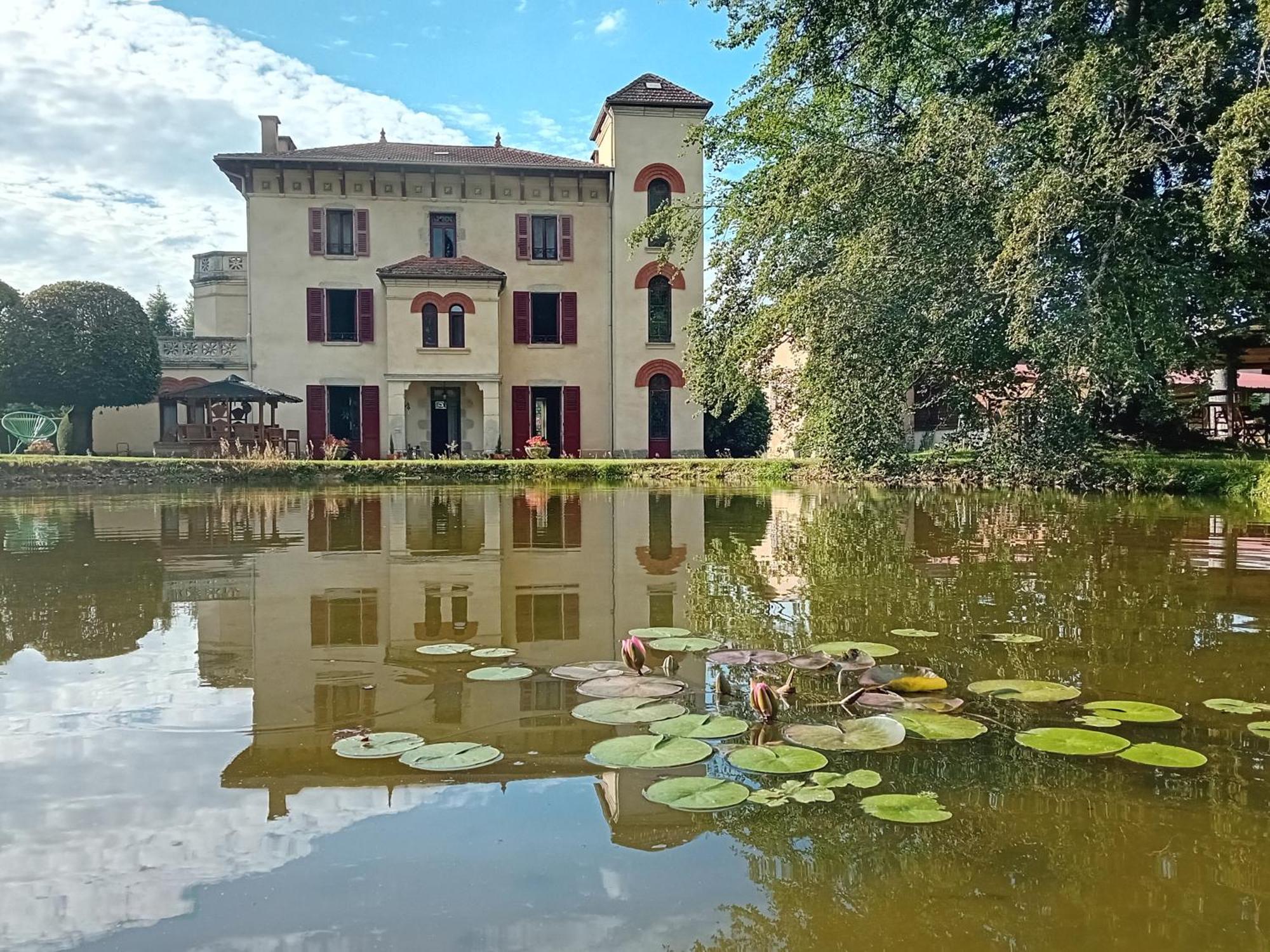 Domaine De Marchal - Chambres Et Table D'Hotes Celles-Sur-Durolle Zewnętrze zdjęcie
